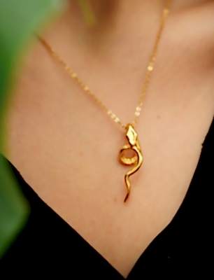 El Yapımı Yılan Tasarımlı Pirinç Kolye