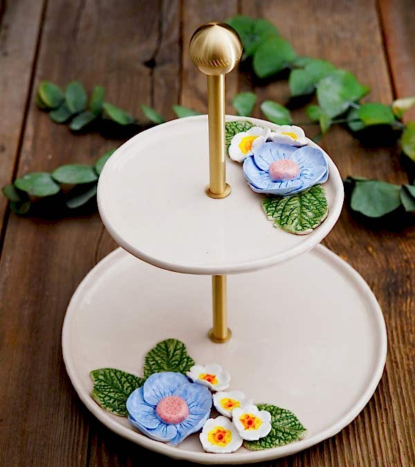 El Yapımı Tasarım Mavi Çiçekli Seramik Sunumluk İki Katlı