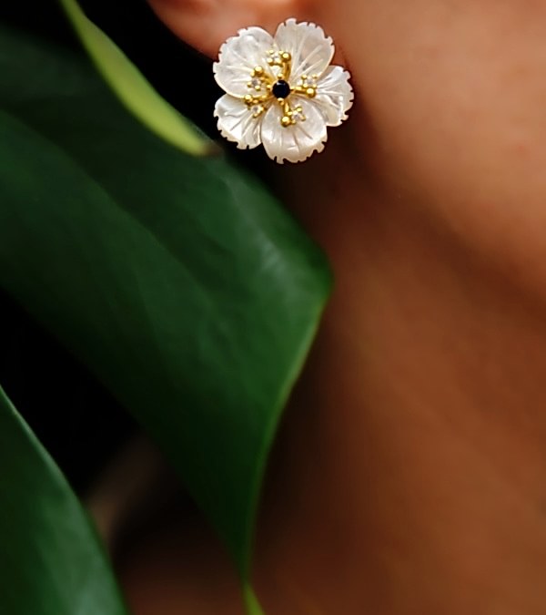 El Yapımı Tasarım Sedefli Gümüş Küpe