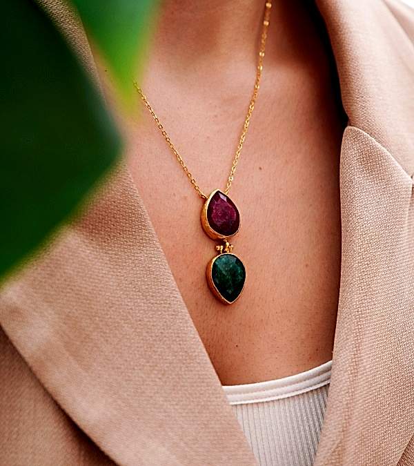 El Yapımı Altın Kaplama Pirinç Kolye Yakut ve Zümrüt Taşlı