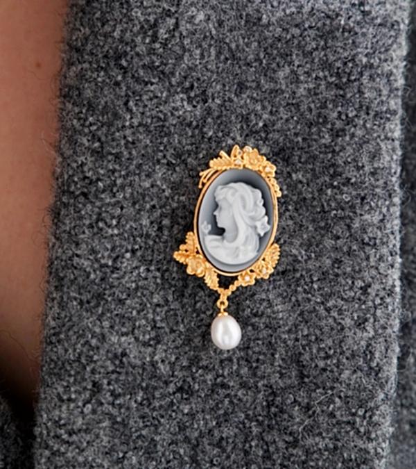 El Yapımı Gümüş Broş Cameo Tasarımlı Oniks Taş ve İncili