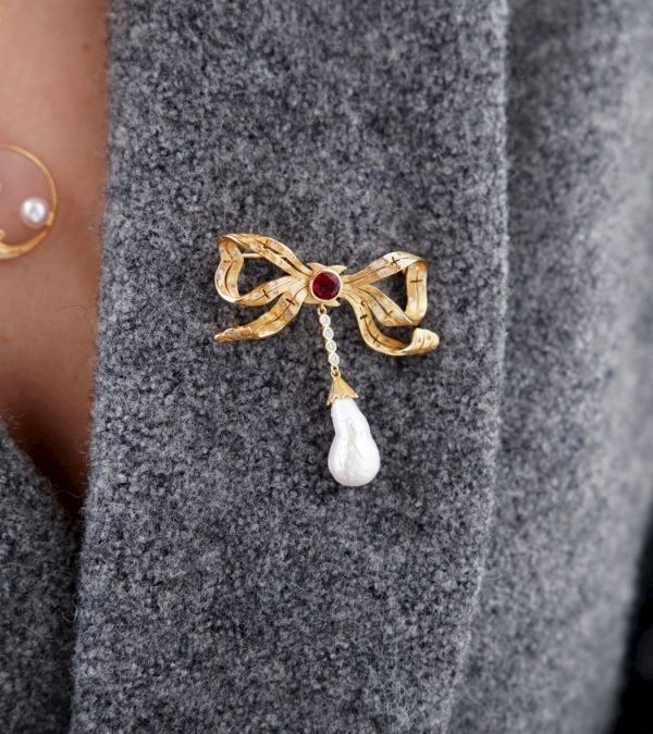 El Yapımı Tasarım Gümüş Broş Kurdele Tasarımlı Barok İncili