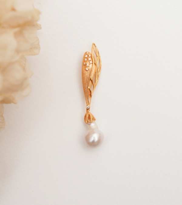 El Yapımı Tasarım Gümüş Broş İncili