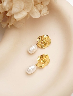 El Yapımı Tasarım Pirinç Küpe Çiçek Tasarımlı