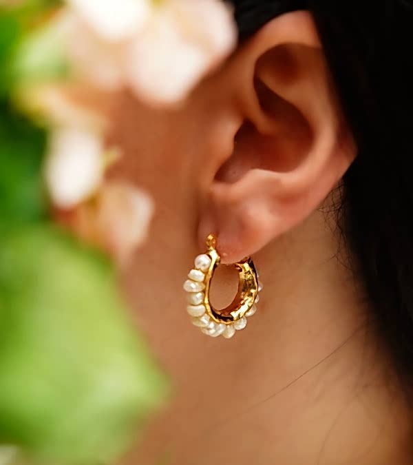 İncili Pirinç Küpe