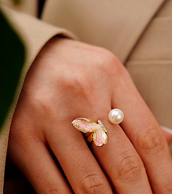 Mine İşlemeli İncili Gümüş Yüzük