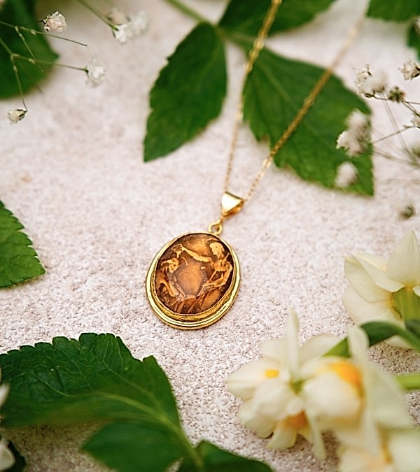 El Yapımı Tasarım Pirinç Kolye Tarihi Para Tasarımlı