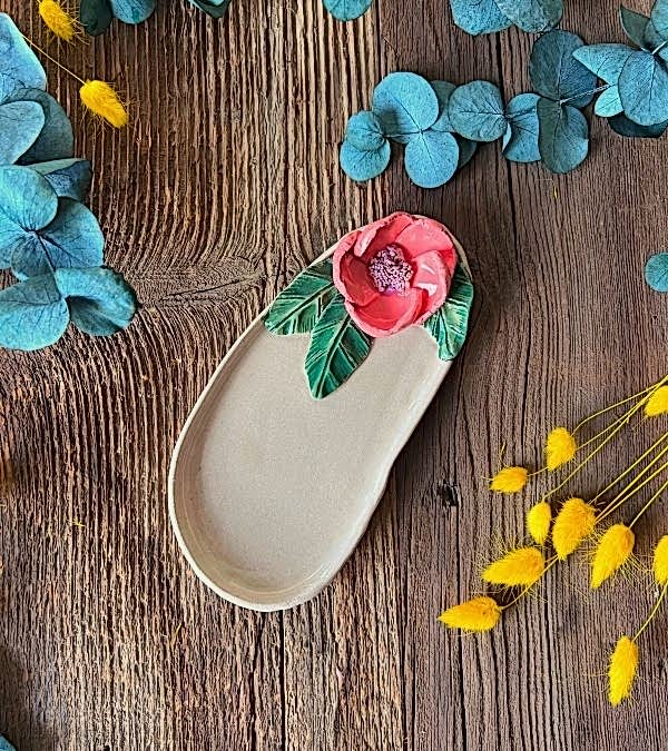 Pembe Çiçekli Oval Kahvaltılık Tabak