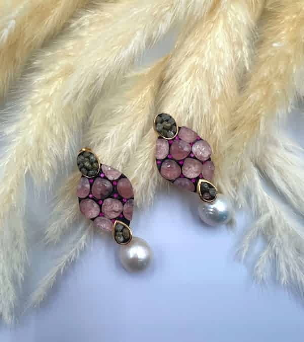 Çilek Kuvars, İnci ve Elmas Taşlı Gümüş Küpe