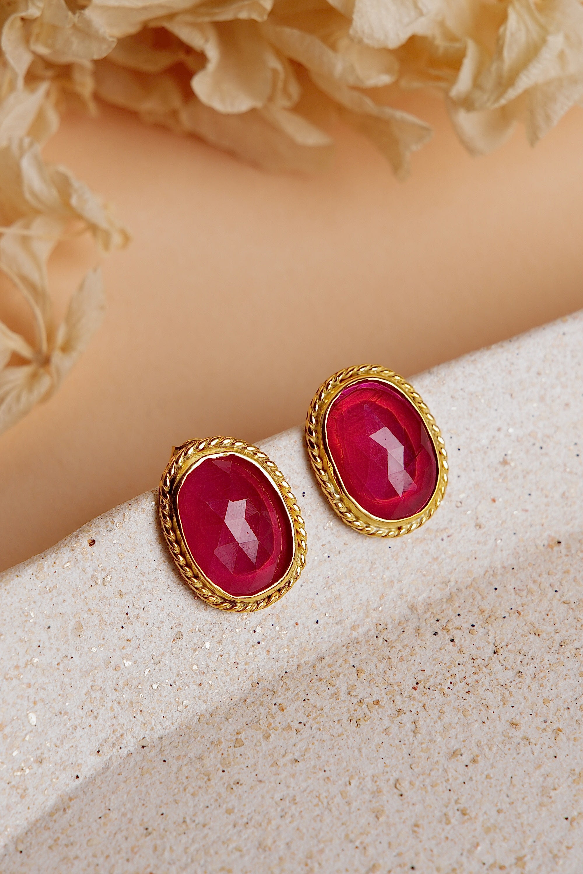 Yakut Taşlı Gümüş Küpe