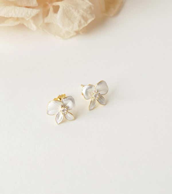 Çiçek Motif Gümüş İşleme Küpe